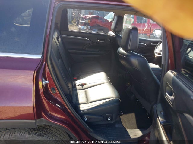 Toyota Highlander Limited Platinum 2018 5TDDZRFH1JS832809 Image 8