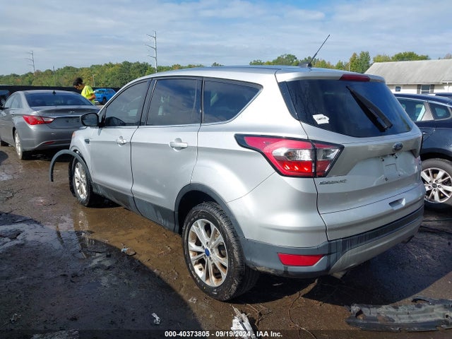 Ford ESCAPE SE 2017 1FMCU9G91HUC96950 Image 3