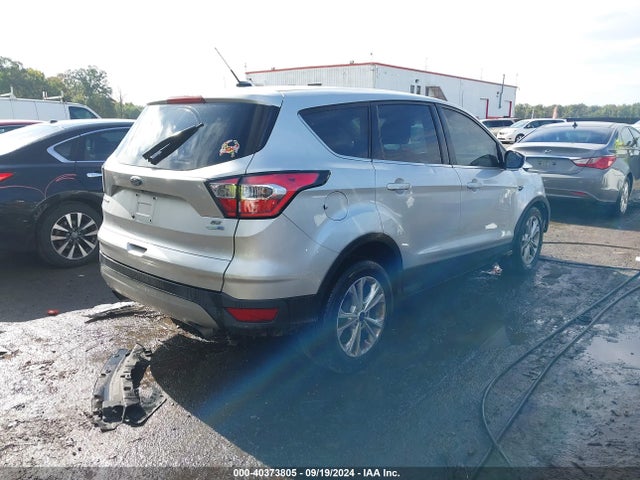 Ford ESCAPE SE 2017 1FMCU9G91HUC96950 Image 4
