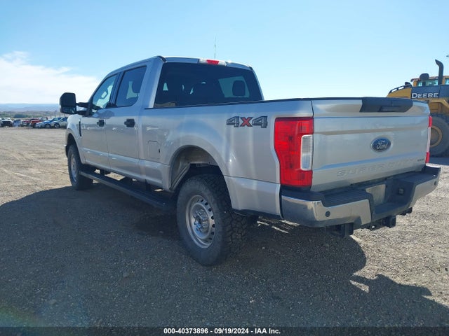 Ford F-250 Xlt 2018 1FT7W2B63JEB97602 Image 3