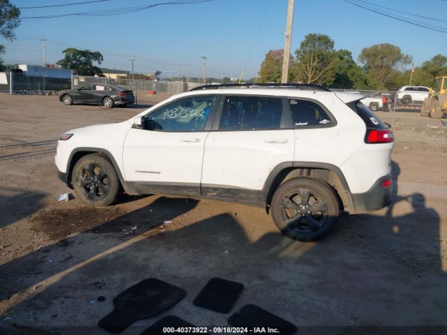 1C4PJMCS8GW197510 Jeep Cherokee Altitude