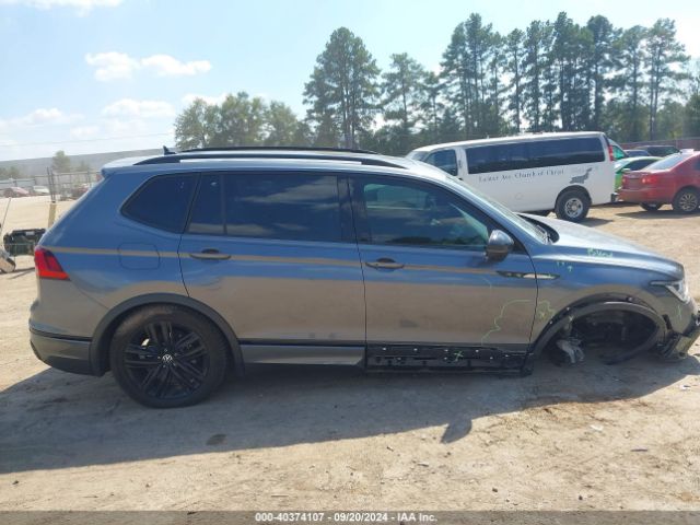3VVCB7AX5NM132060 Volkswagen Tiguan 2.0t Se R-line Black