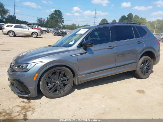 3VVCB7AX5NM132060 Volkswagen Tiguan 2.0t Se R-line Black