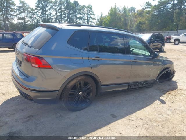 3VVCB7AX5NM132060 Volkswagen Tiguan 2.0t Se R-line Black