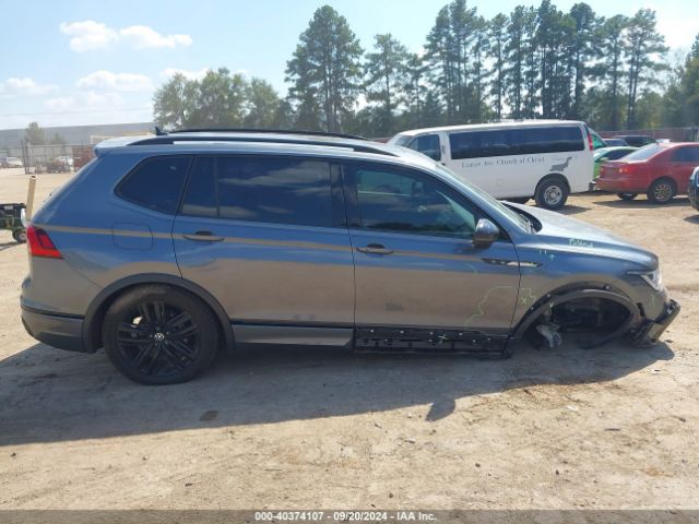 3VVCB7AX5NM132060 Volkswagen Tiguan 2.0t Se R-line Black