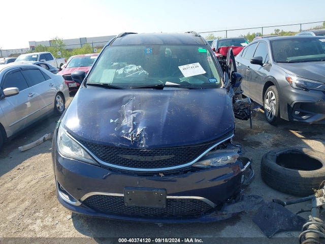 40374120 :رقم المزاد ، 2C4RC1BG7KR560105 vin ، 2019 Chrysler Pacifica Touring L مزاد بيع