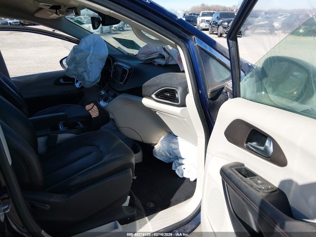 40374120 :رقم المزاد ، 2C4RC1BG7KR560105 vin ، 2019 Chrysler Pacifica Touring L مزاد بيع