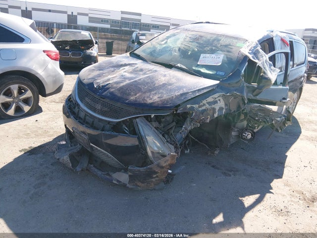 40374120 :رقم المزاد ، 2C4RC1BG7KR560105 vin ، 2019 Chrysler Pacifica Touring L مزاد بيع