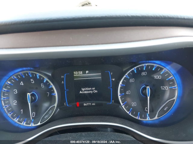 40374120 :رقم المزاد ، 2C4RC1BG7KR560105 vin ، 2019 Chrysler Pacifica Touring L مزاد بيع