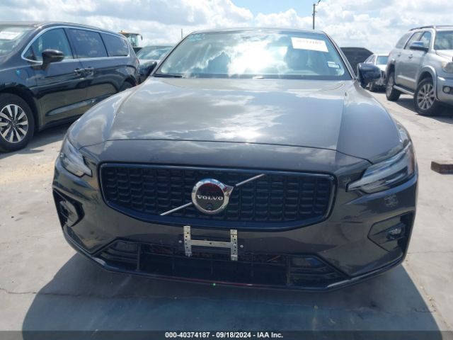 7JRL12FL6RG296428 Volvo S60 B5 Plus Dark Theme