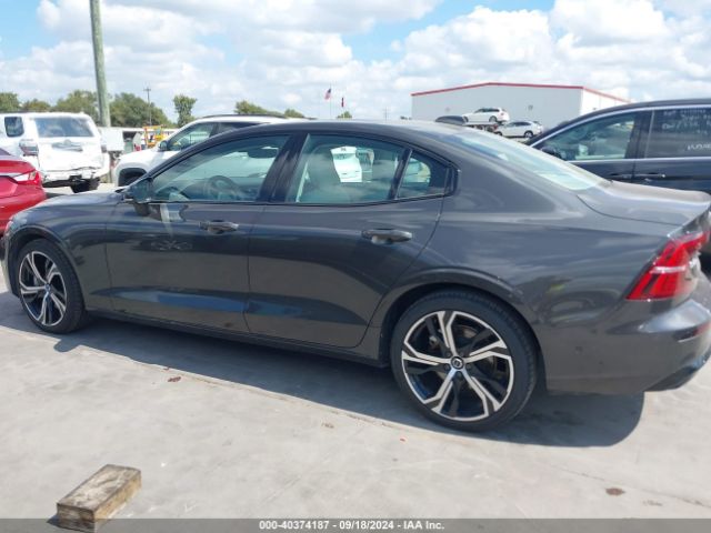 7JRL12FL6RG296428 Volvo S60 B5 Plus Dark Theme