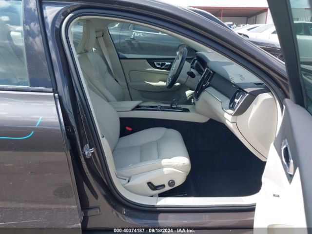 7JRL12FL6RG296428 Volvo S60 B5 Plus Dark Theme