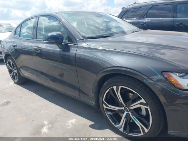 7JRL12FL6RG296428 Volvo S60 B5 Plus Dark Theme