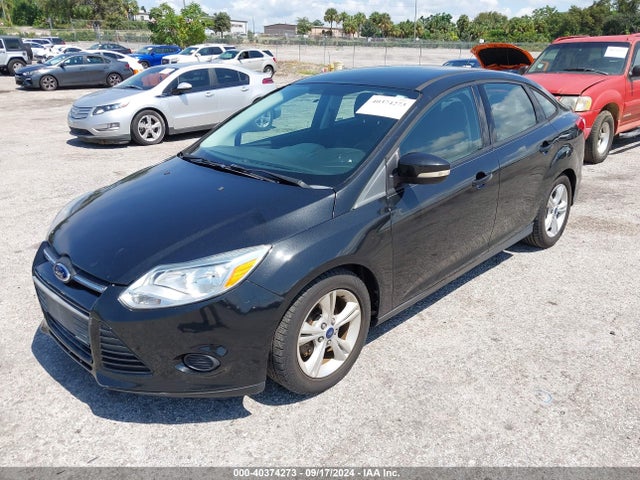Ford FOCUS SE 2014 1FADP3F2XEL410369 Image 2