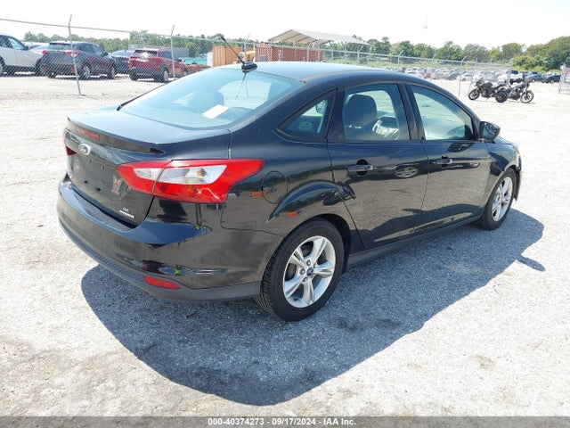 Ford FOCUS SE 2014 1FADP3F2XEL410369 Image 4