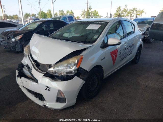 JTDKDTB39E1069874 Toyota Prius C One
