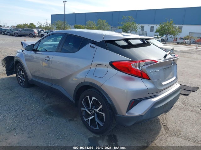 Toyota C-HR XLE 2018 NMTKHMBX2JR029208 Image 3