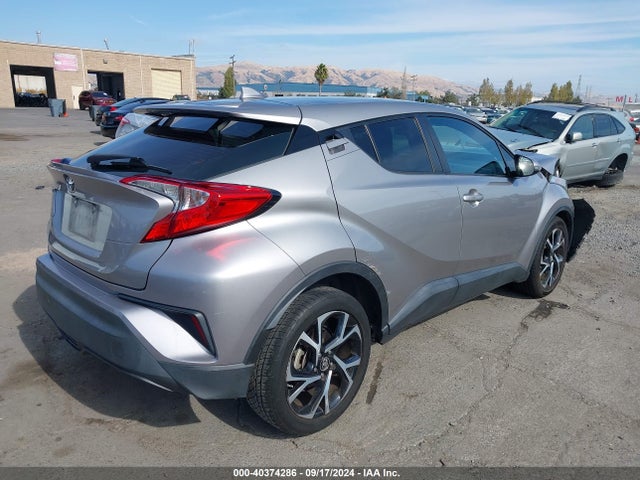 Toyota C-HR XLE 2018 NMTKHMBX2JR029208 Image 4