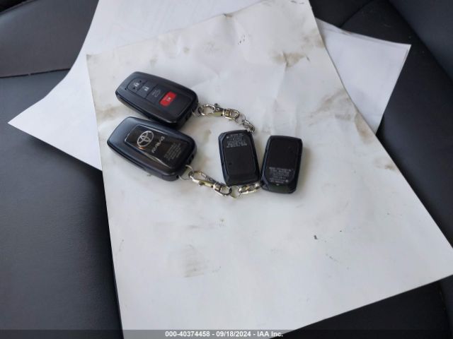 2T3A1RFVXNW305193 Toyota Rav4 Xle Premium