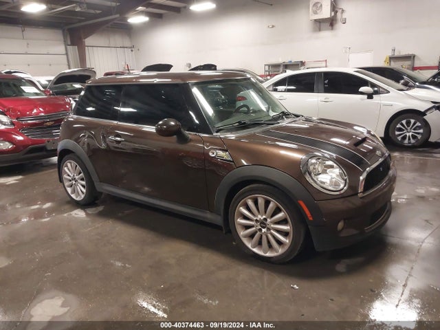2010 MINI COOPER S WMWMF7C51ATX45076 Photo 0