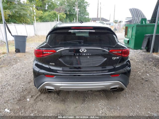 SJKCH5CR2JA059797 Infiniti Qx30 Premium