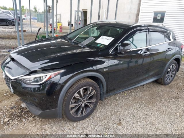 SJKCH5CR2JA059797 Infiniti Qx30 Premium