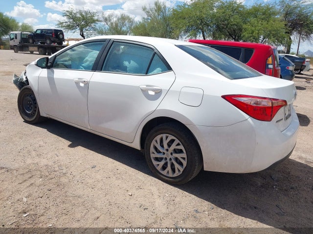 Toyota COROLLA LE 2017 5YFBURHE2HP666389 Image 3