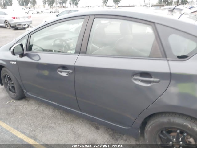 Toyota Prius Two 2015 JTDKN3DU7F0470351 Image 15