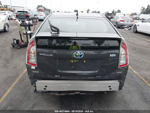 Toyota Prius Two 2015 JTDKN3DU7F0470351 Image 17