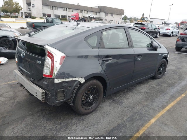 Toyota Prius Two 2015 JTDKN3DU7F0470351 Image 4