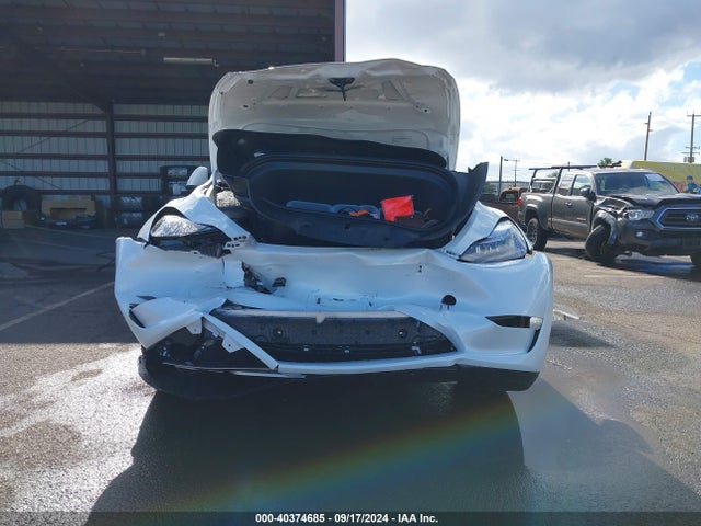 Tesla Model Y 2024 7SAYGDED2RF094899 Image 13