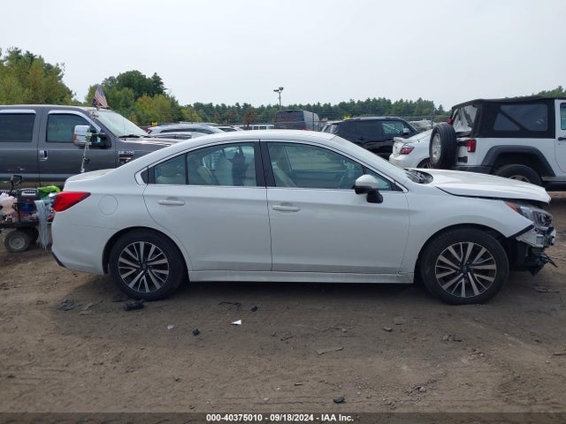 4S3BNAF68J3010559 Subaru Legacy Premium