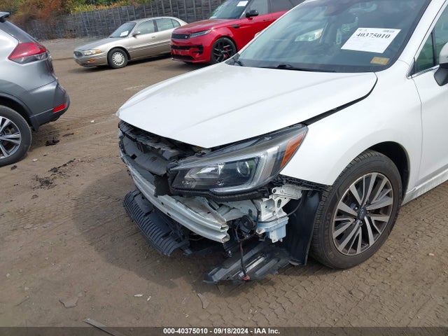 4S3BNAF68J3010559 Subaru Legacy Premium
