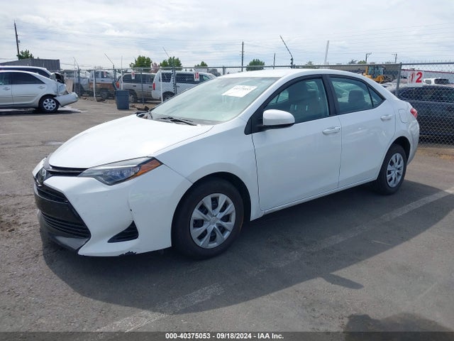 Toyota COROLLA L 2017 5YFBURHE3HP571162 Image 2