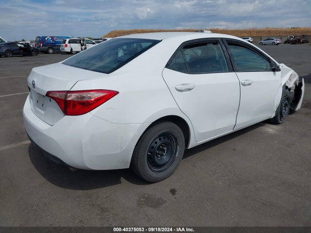 Toyota COROLLA L 2017 5YFBURHE3HP571162 Image 4