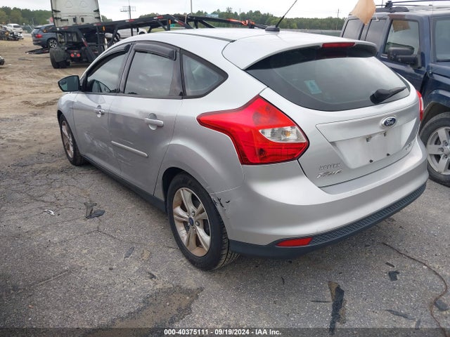 Ford FOCUS SE 2014 1FADP3K2XEL416386 Image 3