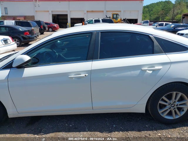 Hyundai SONATA SE 2015 5NPE24AF5FH105588 Image 14