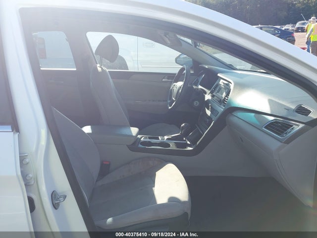 Hyundai SONATA SE 2015 5NPE24AF5FH105588 Image 5