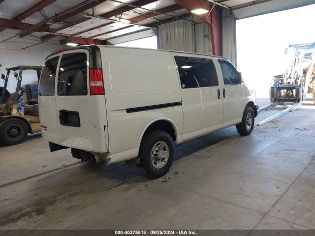 Chevrolet Express 2500 Work Van 2016 1GCWGAFF8G1269438 Image 4