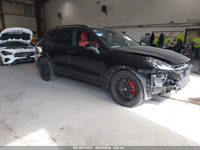 2017 PORSCHE CAYENNE WP1AD2A28HLA83397 Photo 0