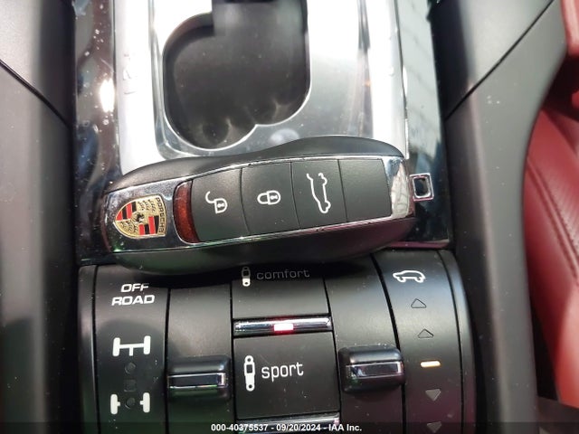 2017 PORSCHE CAYENNE WP1AD2A28HLA83397 Photo 10