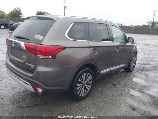 JA4AZ3A39KZ041854 Mitsubishi Outlander Sel