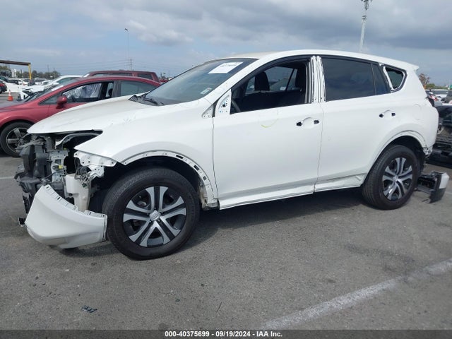 Toyota RAV4 LE 2018 JTMZFREV0JD115688 Image 15