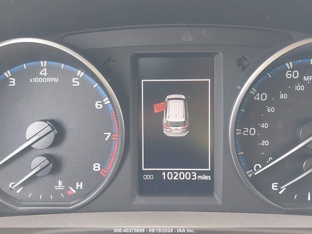 Toyota RAV4 LE 2018 JTMZFREV0JD115688 Image 16