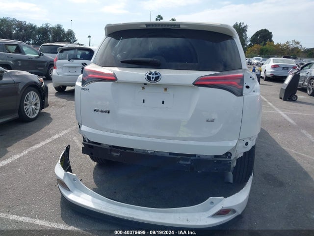 Toyota RAV4 LE 2018 JTMZFREV0JD115688 Image 17
