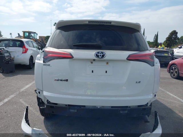 Toyota RAV4 LE 2018 JTMZFREV0JD115688 Image 18
