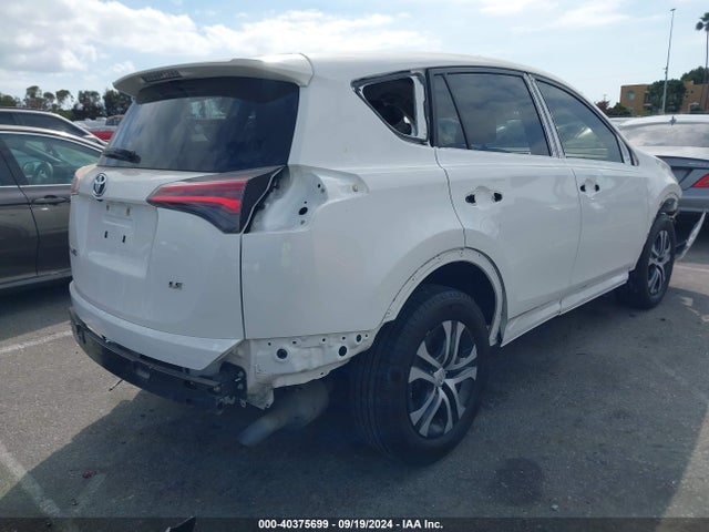 Toyota RAV4 LE 2018 JTMZFREV0JD115688 Image 4