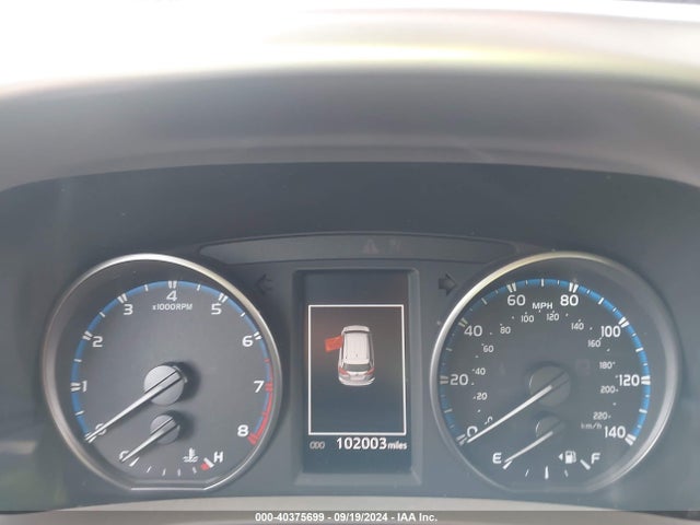 Toyota RAV4 LE 2018 JTMZFREV0JD115688 Image 7