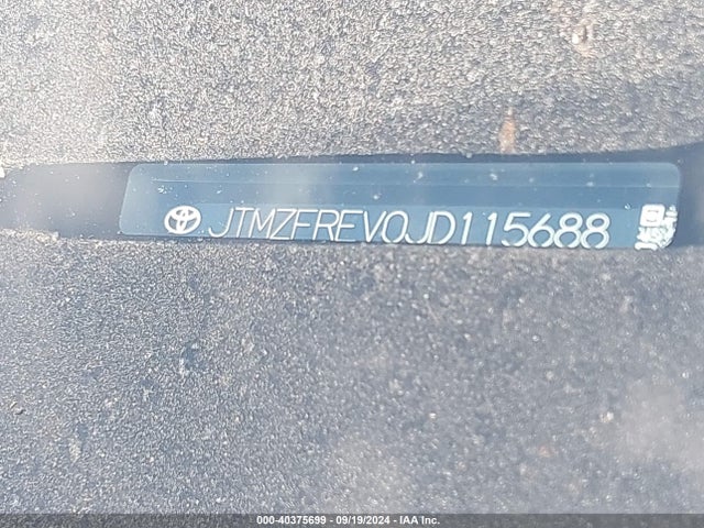 Toyota RAV4 LE 2018 JTMZFREV0JD115688 Image 9