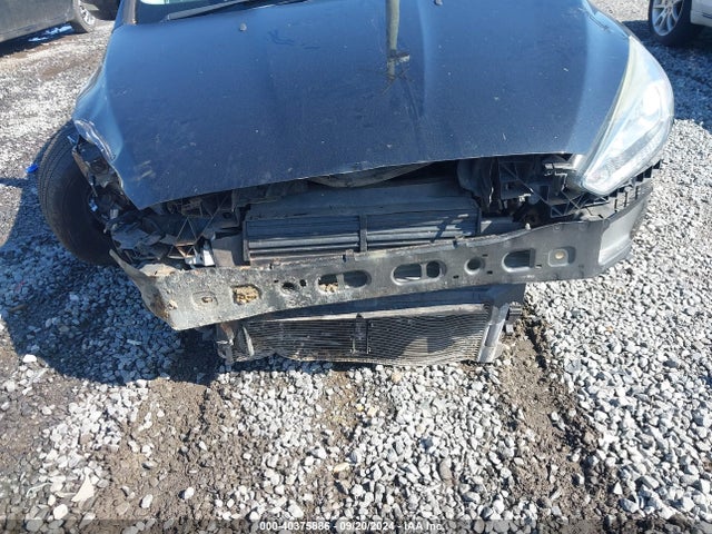 Ford FOCUS SE 2015 1FADP3F25FL323223 Image 17